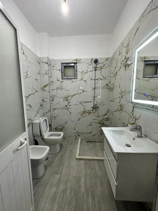Victorias Apartment Tirane Bagian luar foto