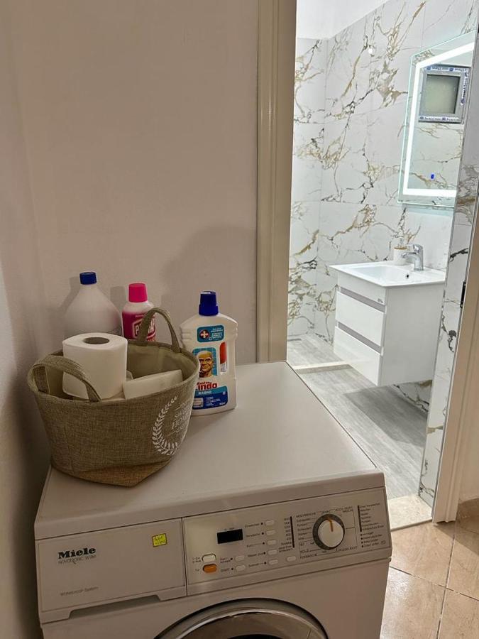 Victorias Apartment Tirane Bagian luar foto
